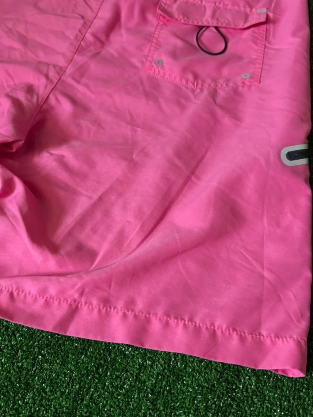Tommy Bahama Water Reactive Pineapple Board Shorts Swim Trunks Men's Size 40 UPF